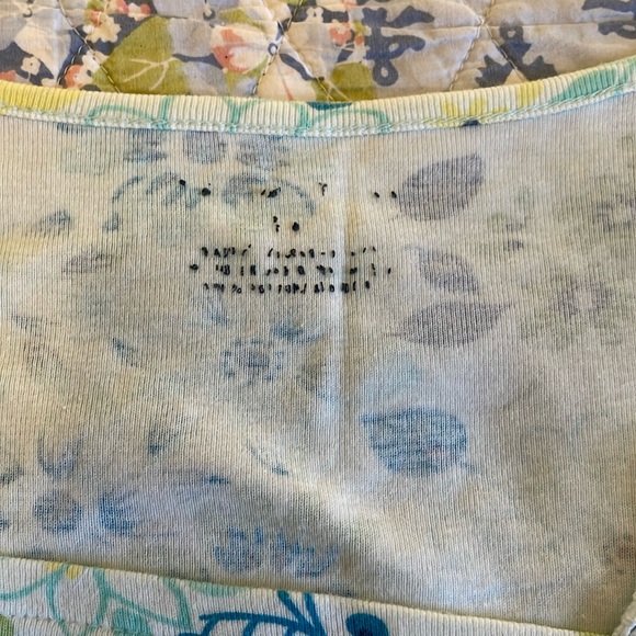 Walmart- Sleeveless top V-Neck in Green/Blue Flowered design. Plus size 1X. - Picture 6 of 6